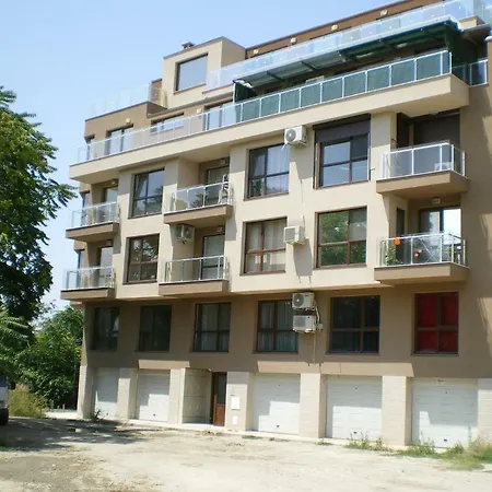 Park View With Parking Апартамент *
